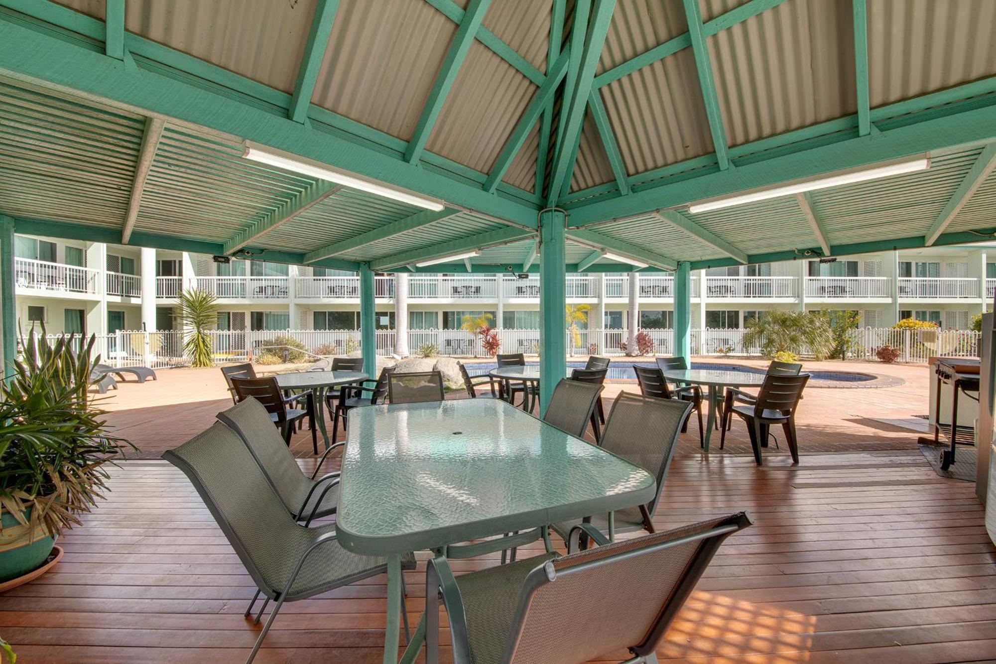 Reef Adventureland Motor Inn Tannum Sands Esterno foto