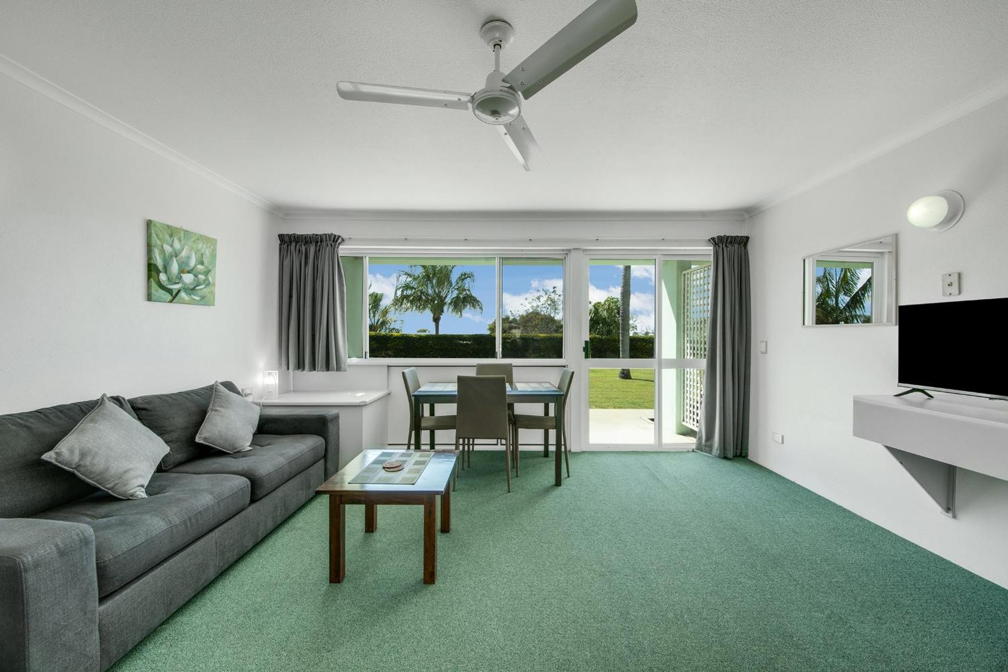 Reef Adventureland Motor Inn Tannum Sands Esterno foto