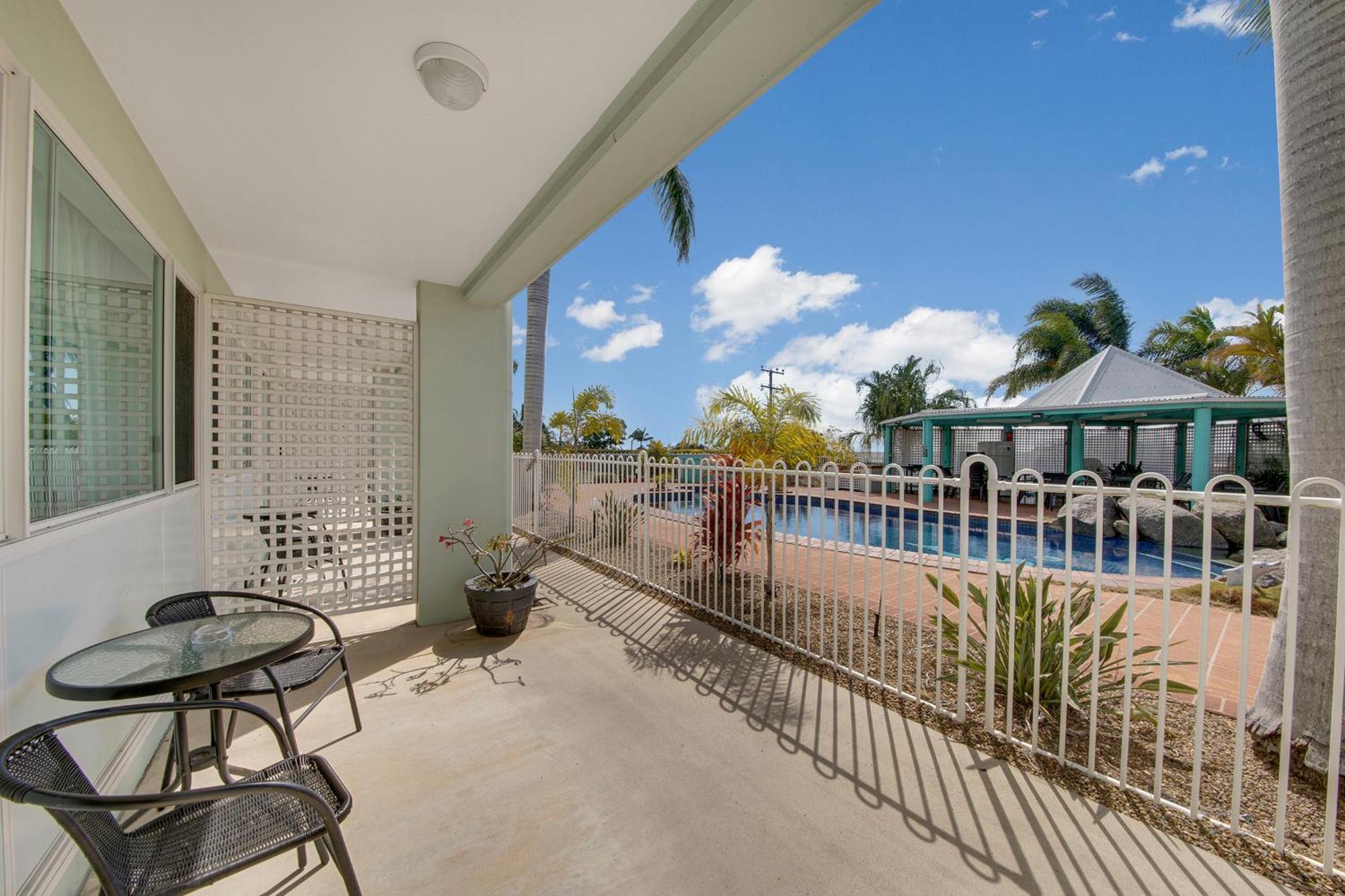 Reef Adventureland Motor Inn Tannum Sands Esterno foto