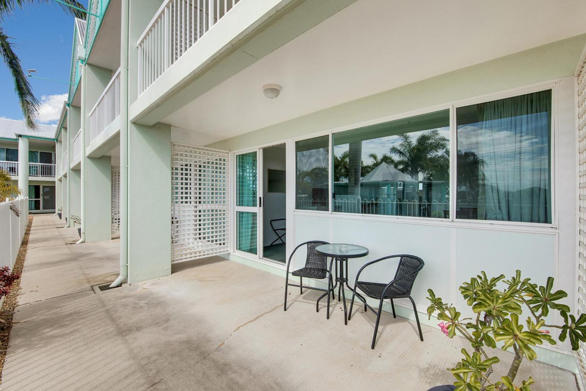 Reef Adventureland Motor Inn Tannum Sands Esterno foto