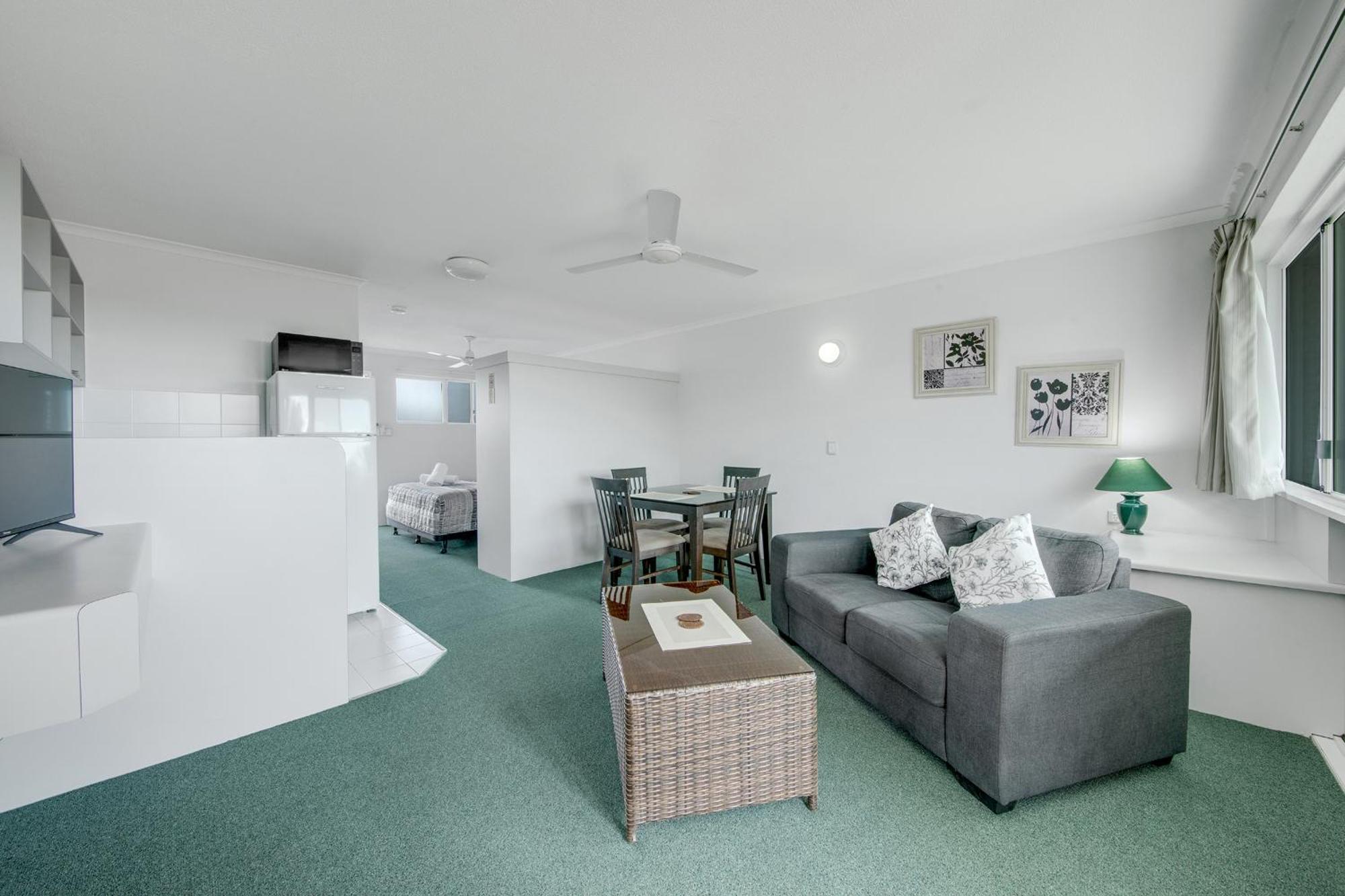 Reef Adventureland Motor Inn Tannum Sands Esterno foto