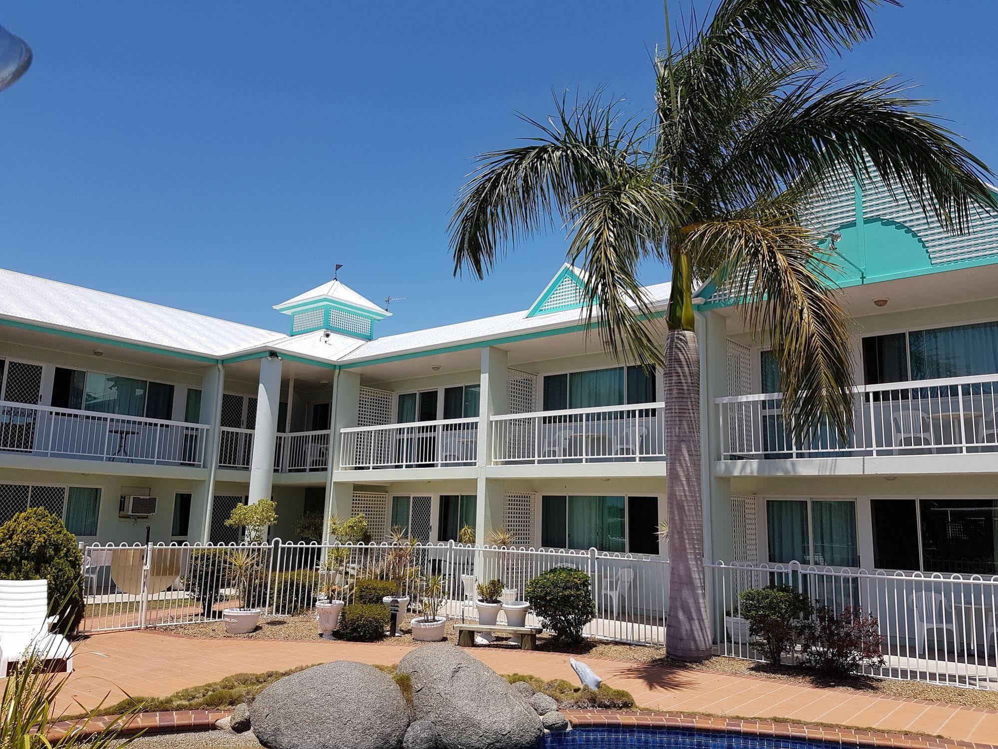 Reef Adventureland Motor Inn Tannum Sands Esterno foto