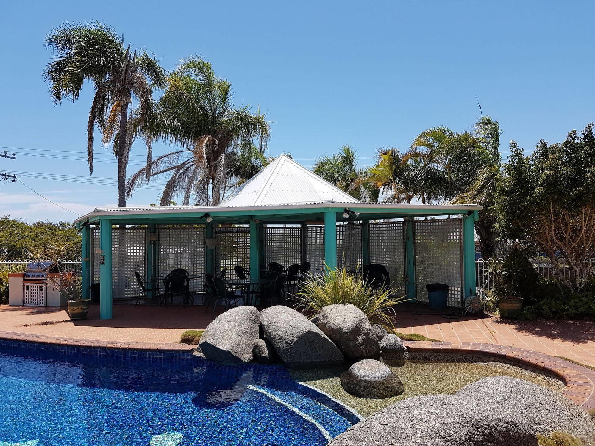 Reef Adventureland Motor Inn Tannum Sands Esterno foto