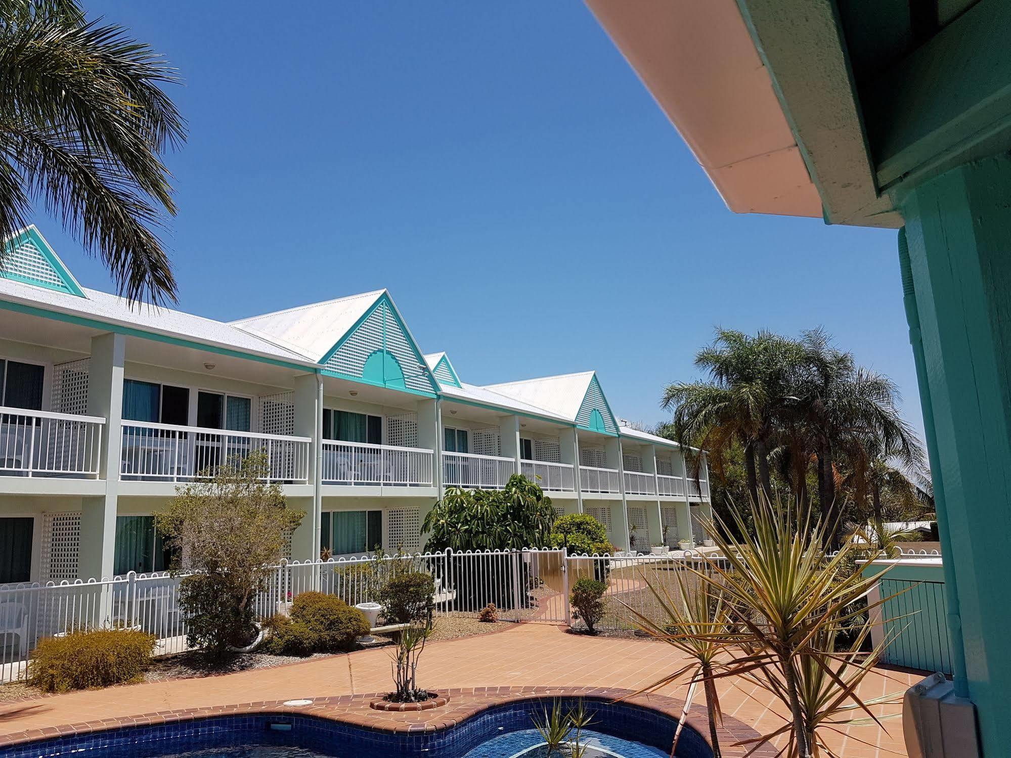 Reef Adventureland Motor Inn Tannum Sands Esterno foto